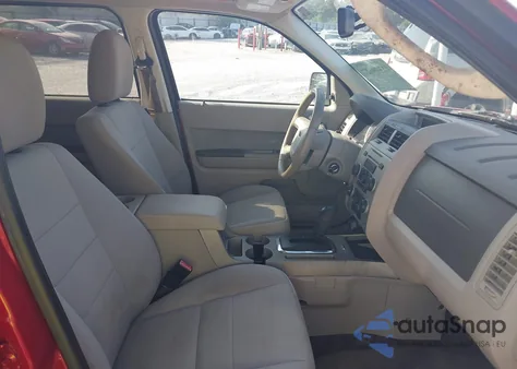 2011 Ford Escape Xlt z USA, uszkodzony, nr VIN 1FMCU0DG8BKA92826